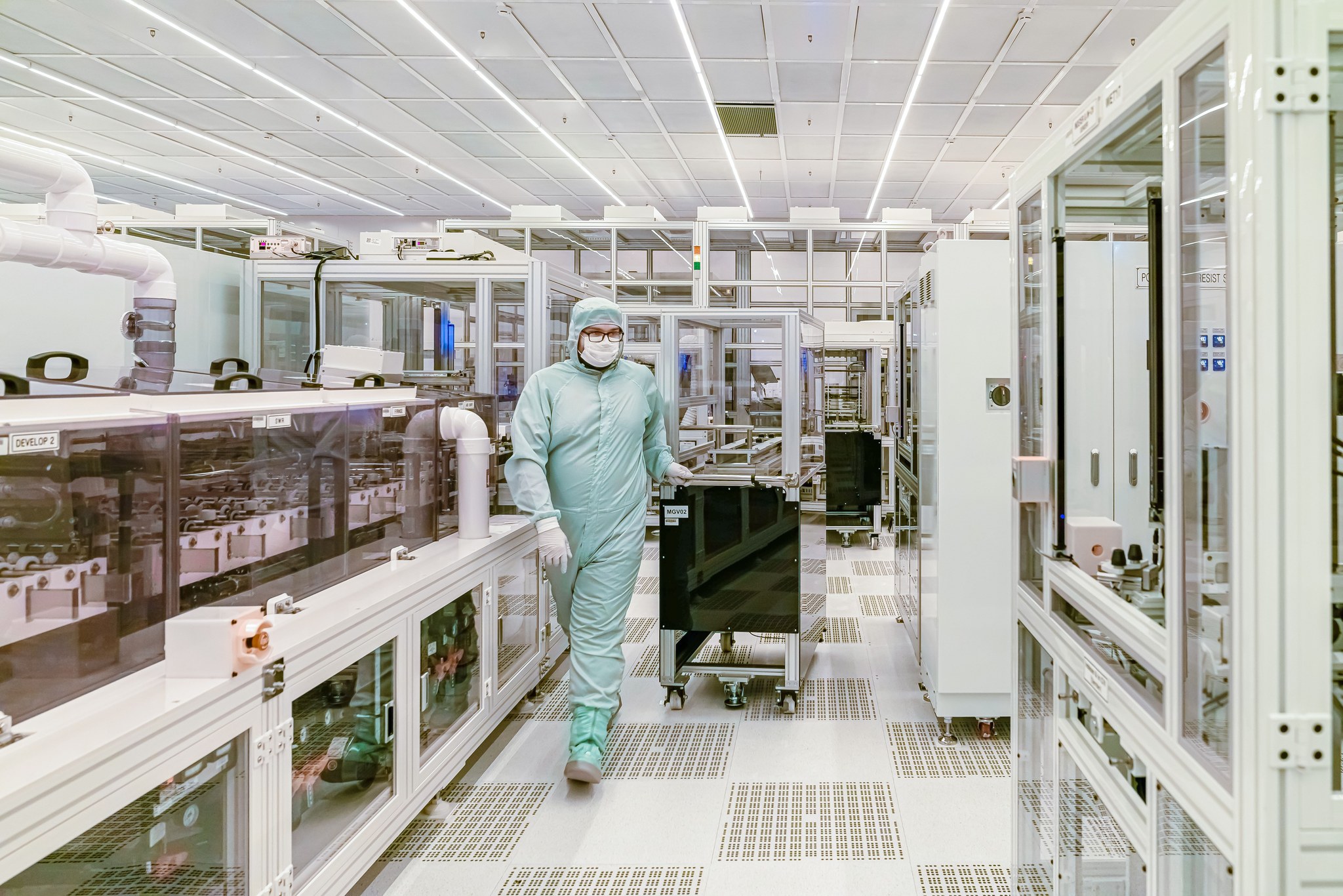 Cleanroom Standards in Supplement Manufacturing | OEM Guide — Photo via Pexels