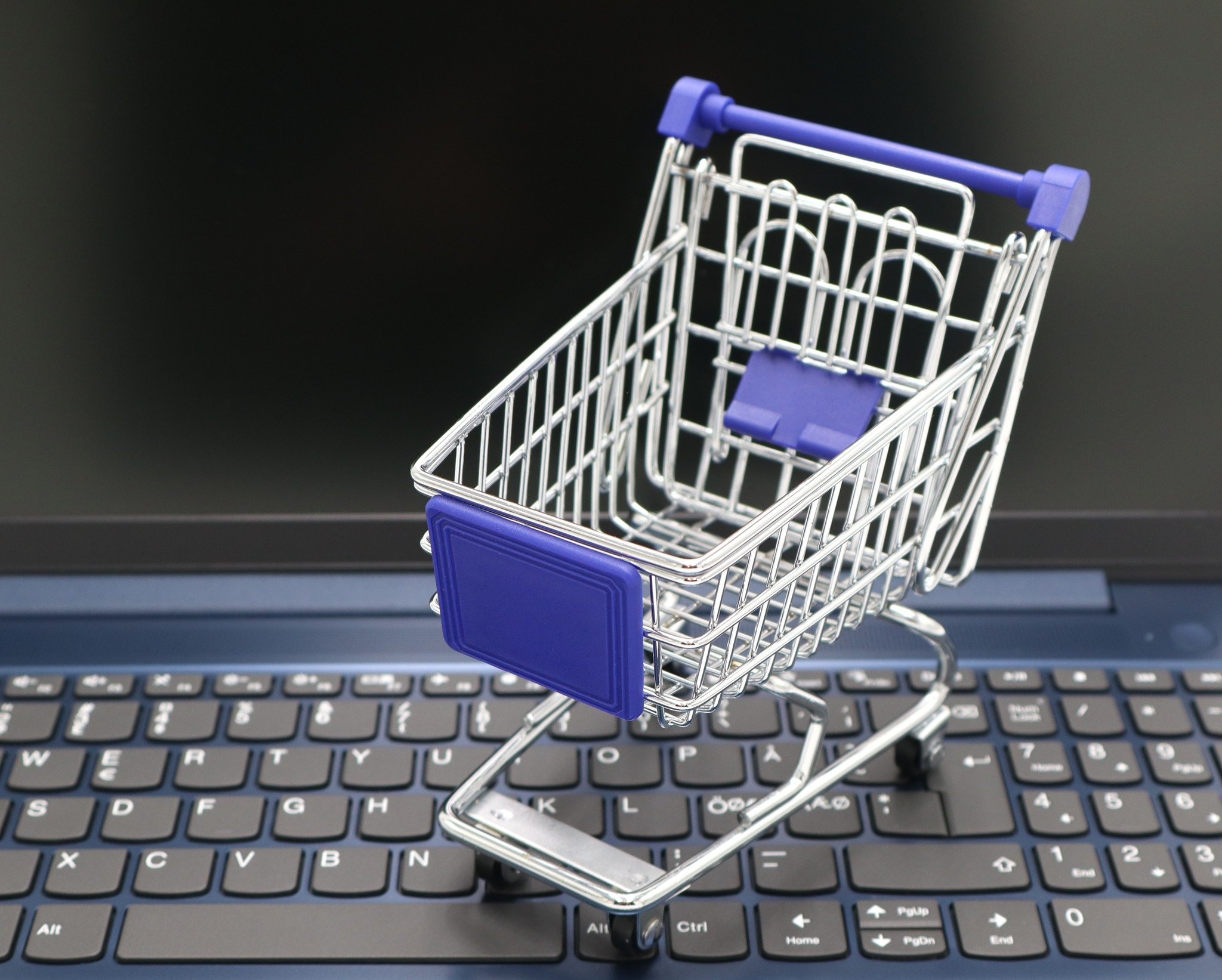 E-commerce Supplement Selling Rules: Malaysia Guide — Photo via Pexels
